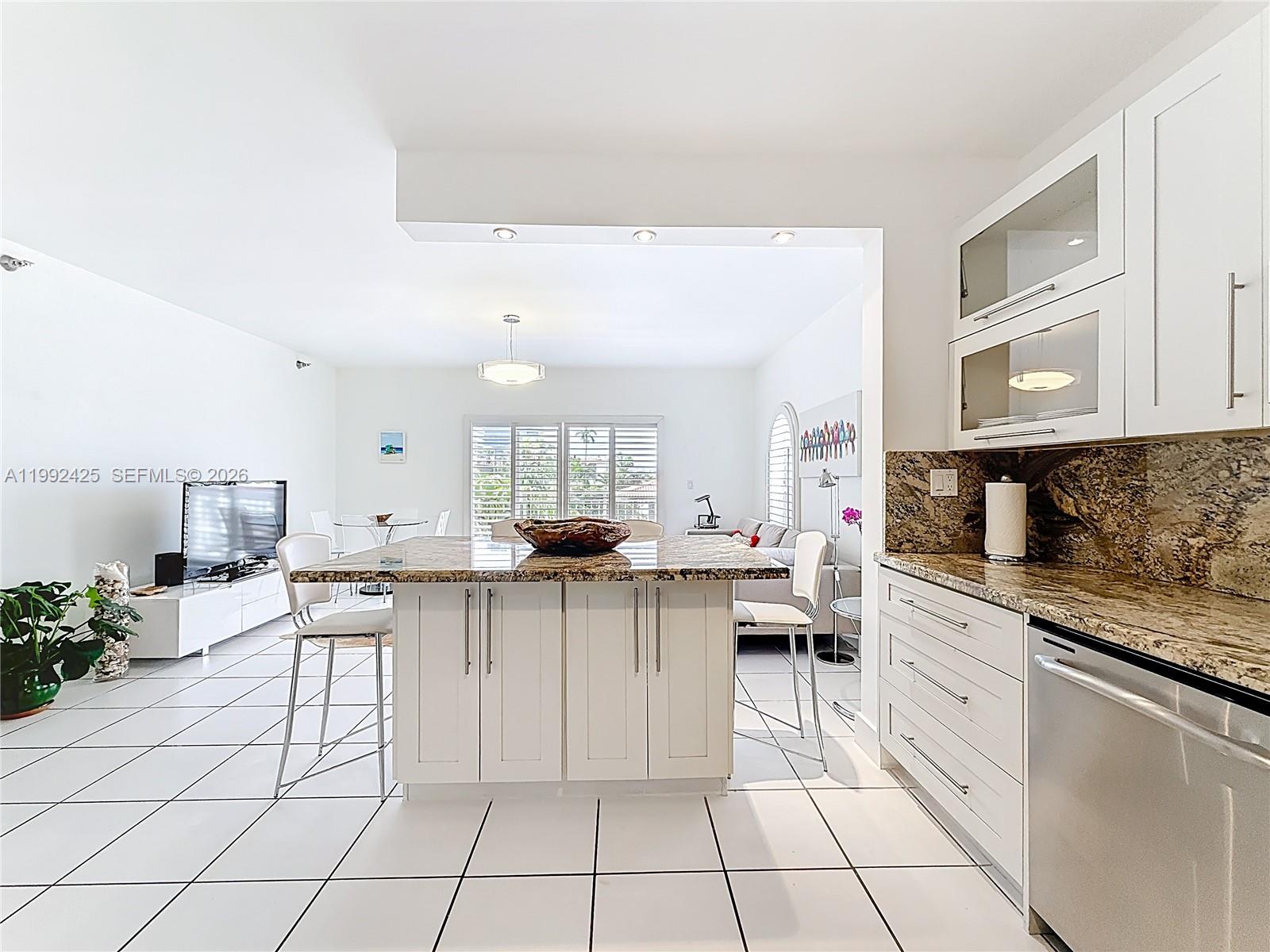 MEDITERRANEAN CONDO - Residential