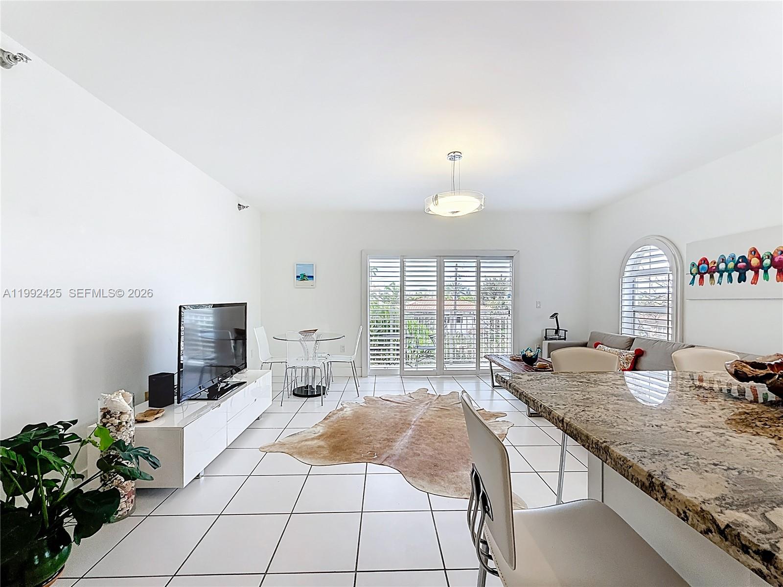 MEDITERRANEAN CONDO - Residential