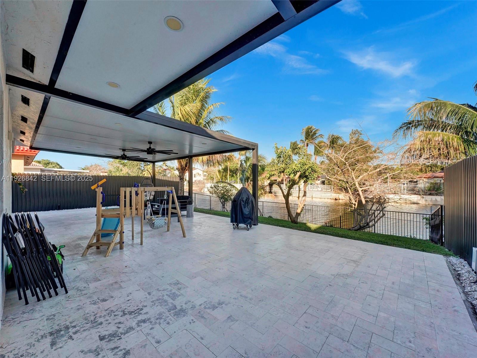 NORTH PALM ESTATES HOMES - Residential