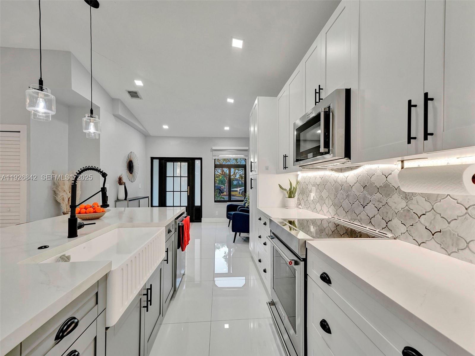 NORTH PALM ESTATES HOMES - Residential