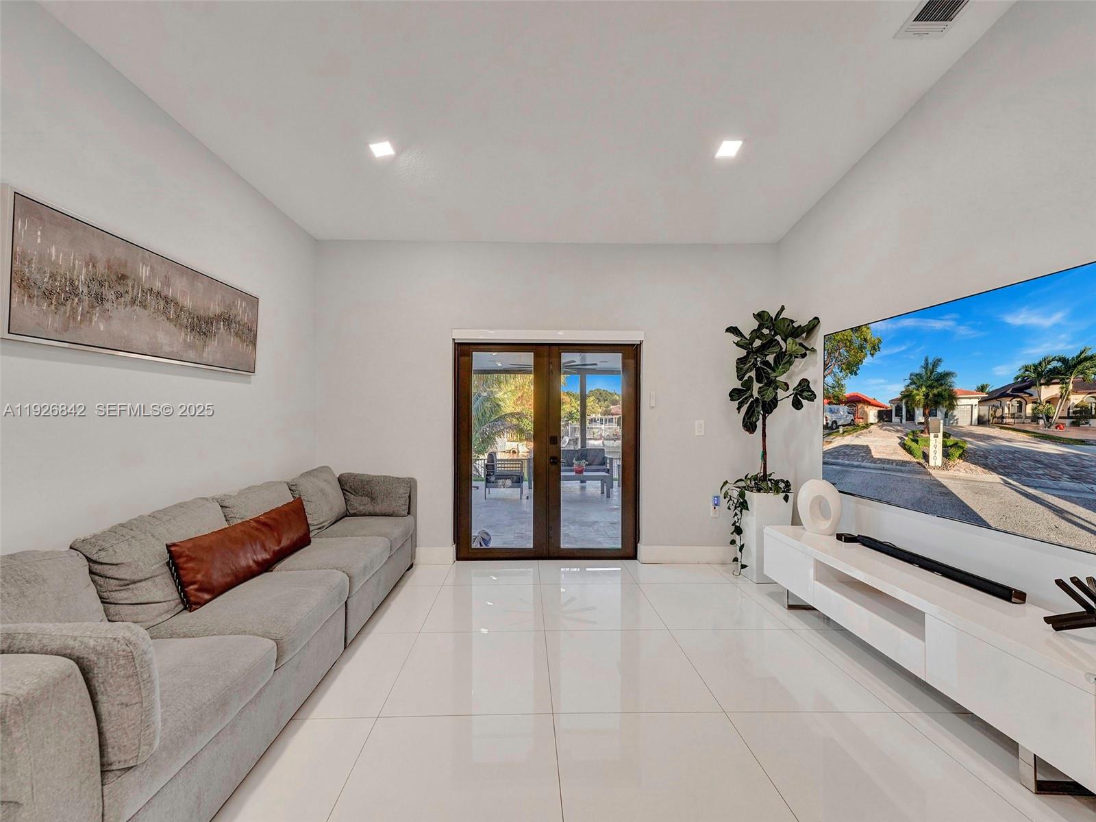 NORTH PALM ESTATES HOMES - Residential