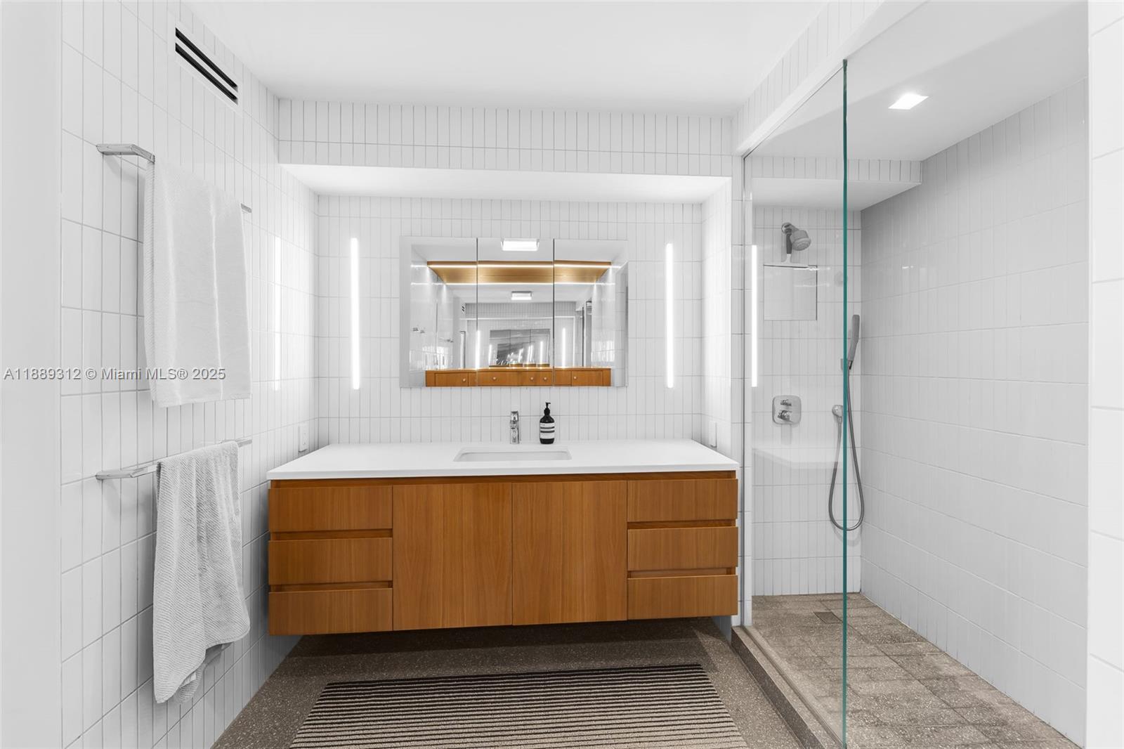 ISLAND TERRACE CONDO - Residential Lease