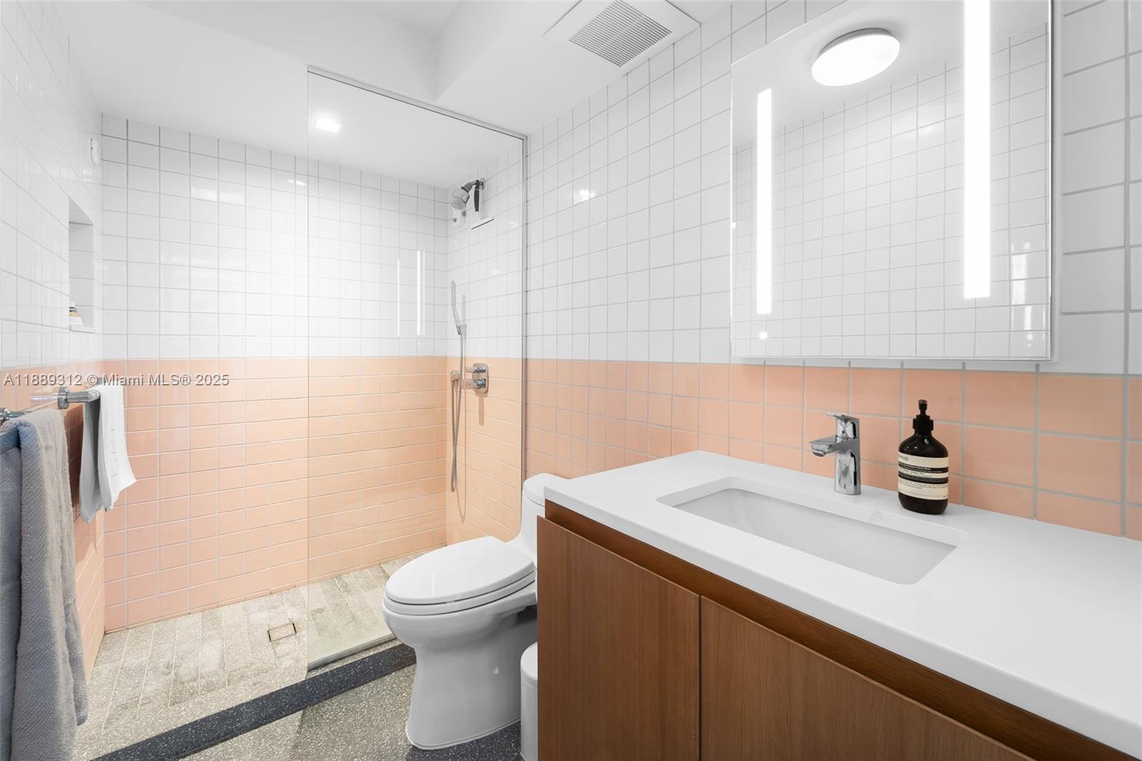 ISLAND TERRACE CONDO - Residential Lease