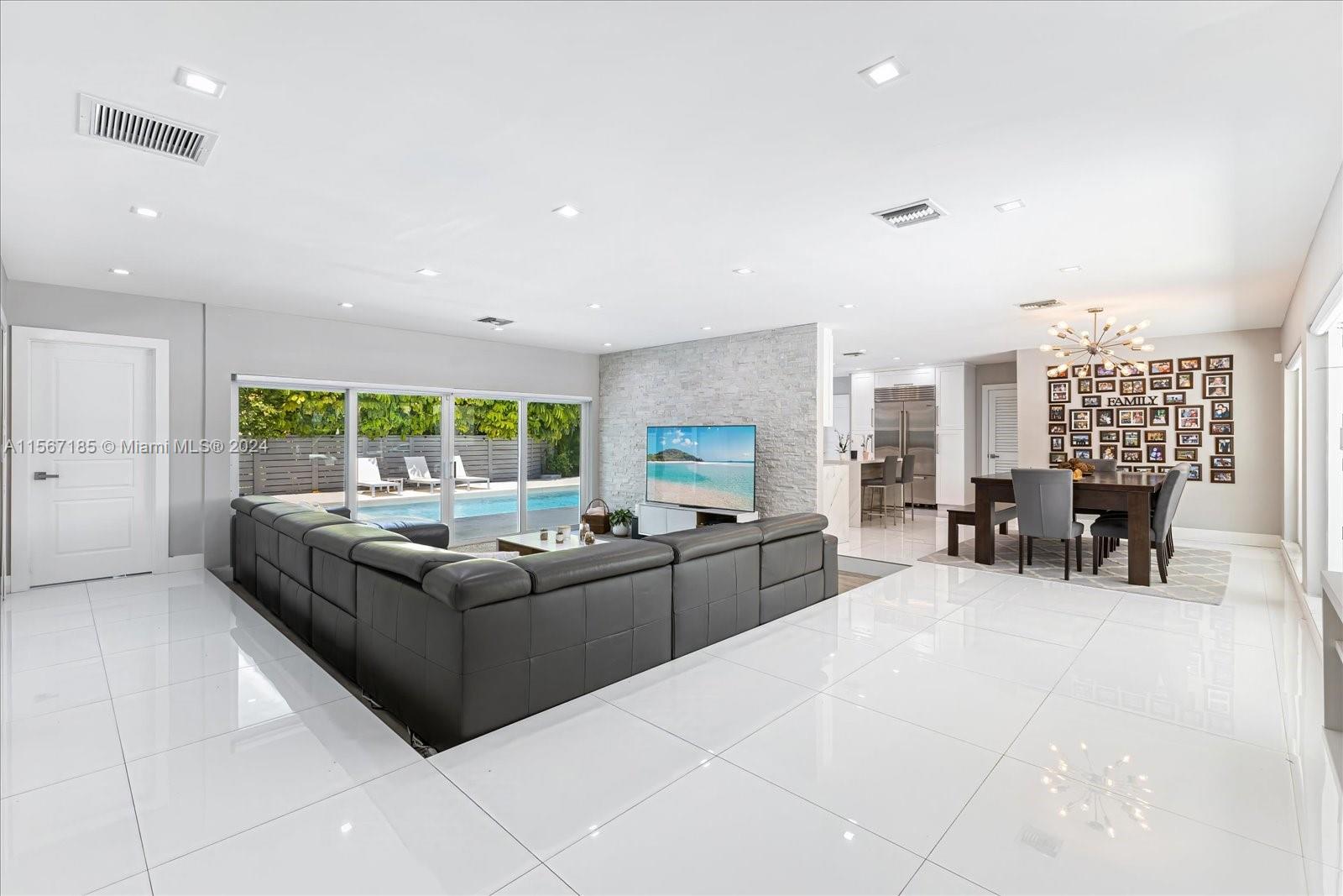 EASTERN SHORES - Residential