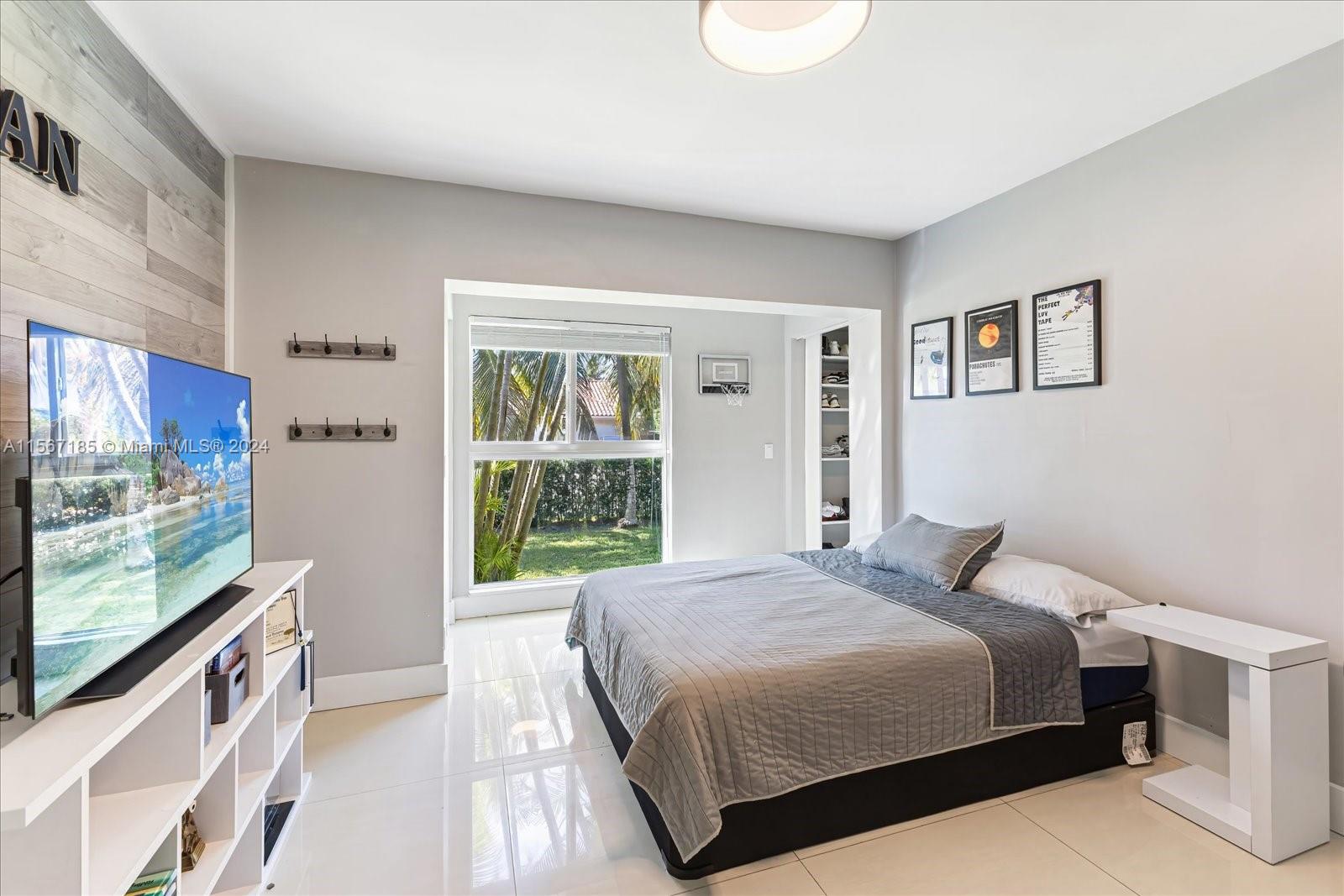 EASTERN SHORES - Residential