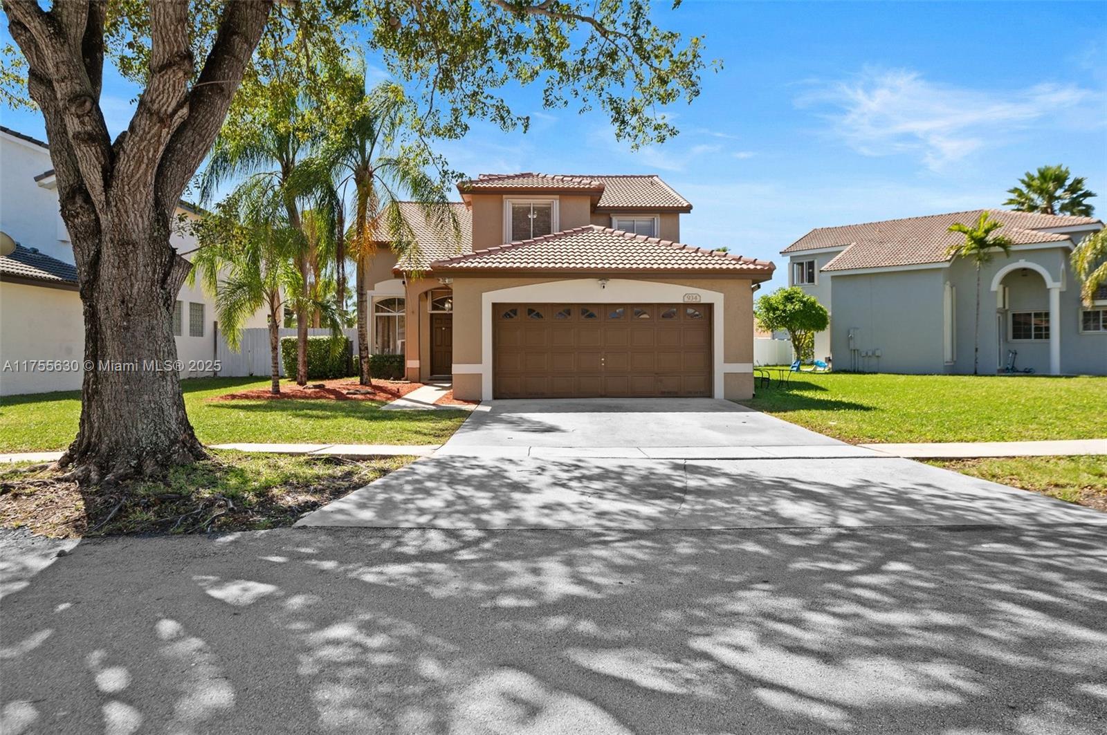 Property for Sale at 934 Sw 176th Ter, Pembroke Pines, Miami-Dade County, Florida - Bedrooms: 4 
Bathrooms: 3  - $725,000
