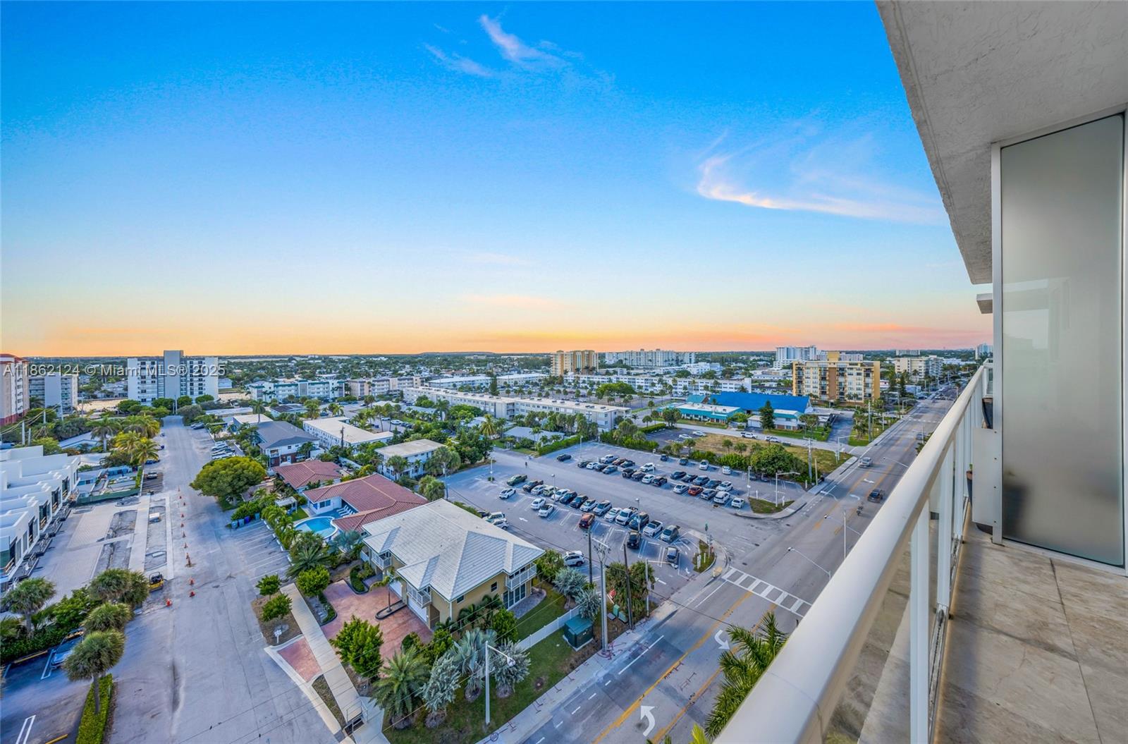 LUNA OCEAN RESIDENCES CON - Residential Lease