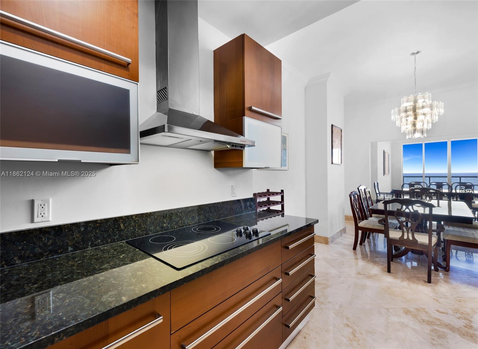 LUNA OCEAN RESIDENCES CON - Residential Lease