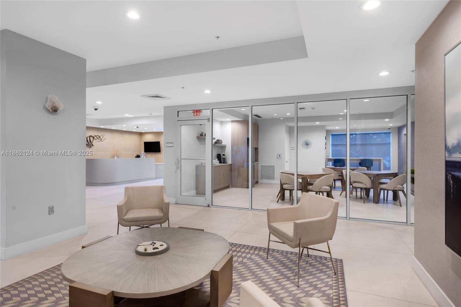 LUNA OCEAN RESIDENCES CON - Residential Lease