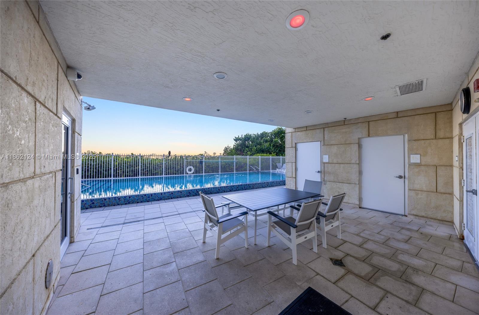 LUNA OCEAN RESIDENCES CON - Residential Lease