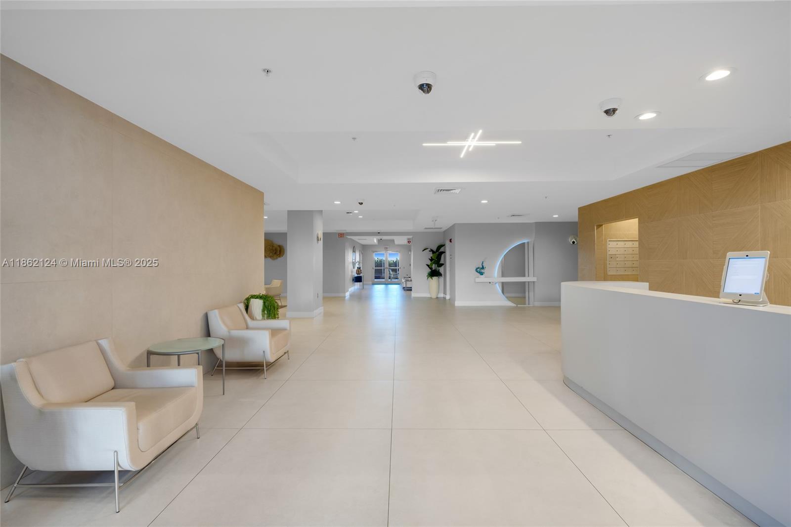 LUNA OCEAN RESIDENCES CON - Residential Lease