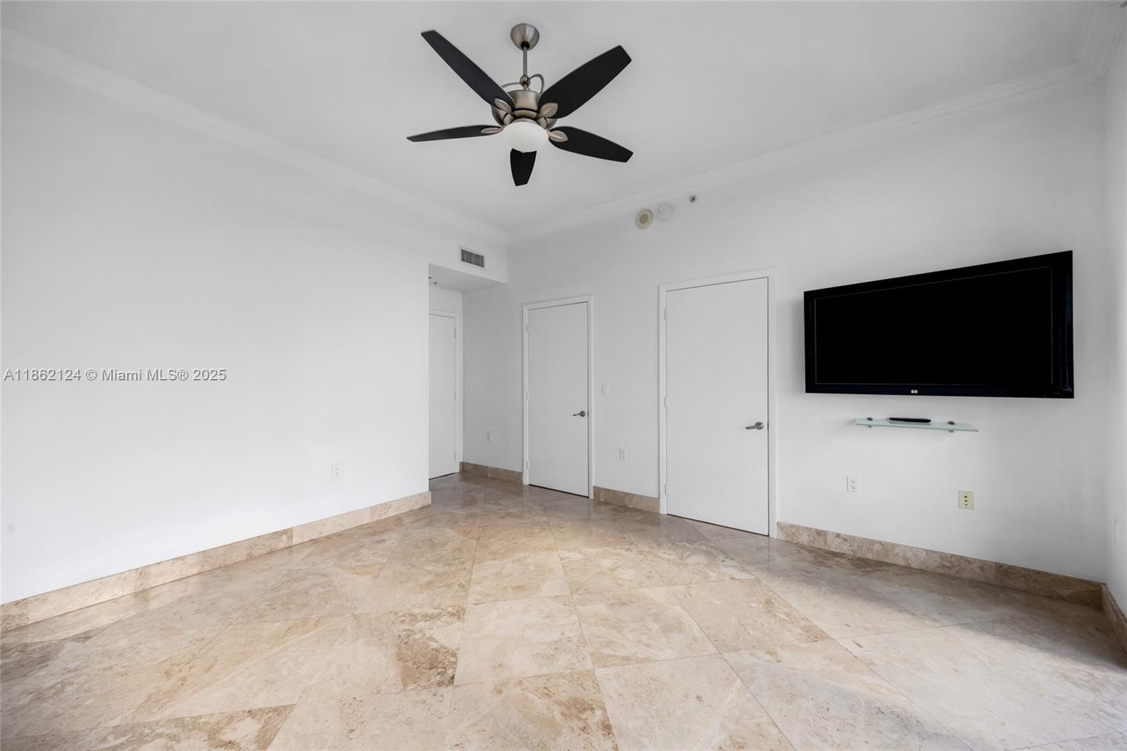 LUNA OCEAN RESIDENCES CON - Residential Lease