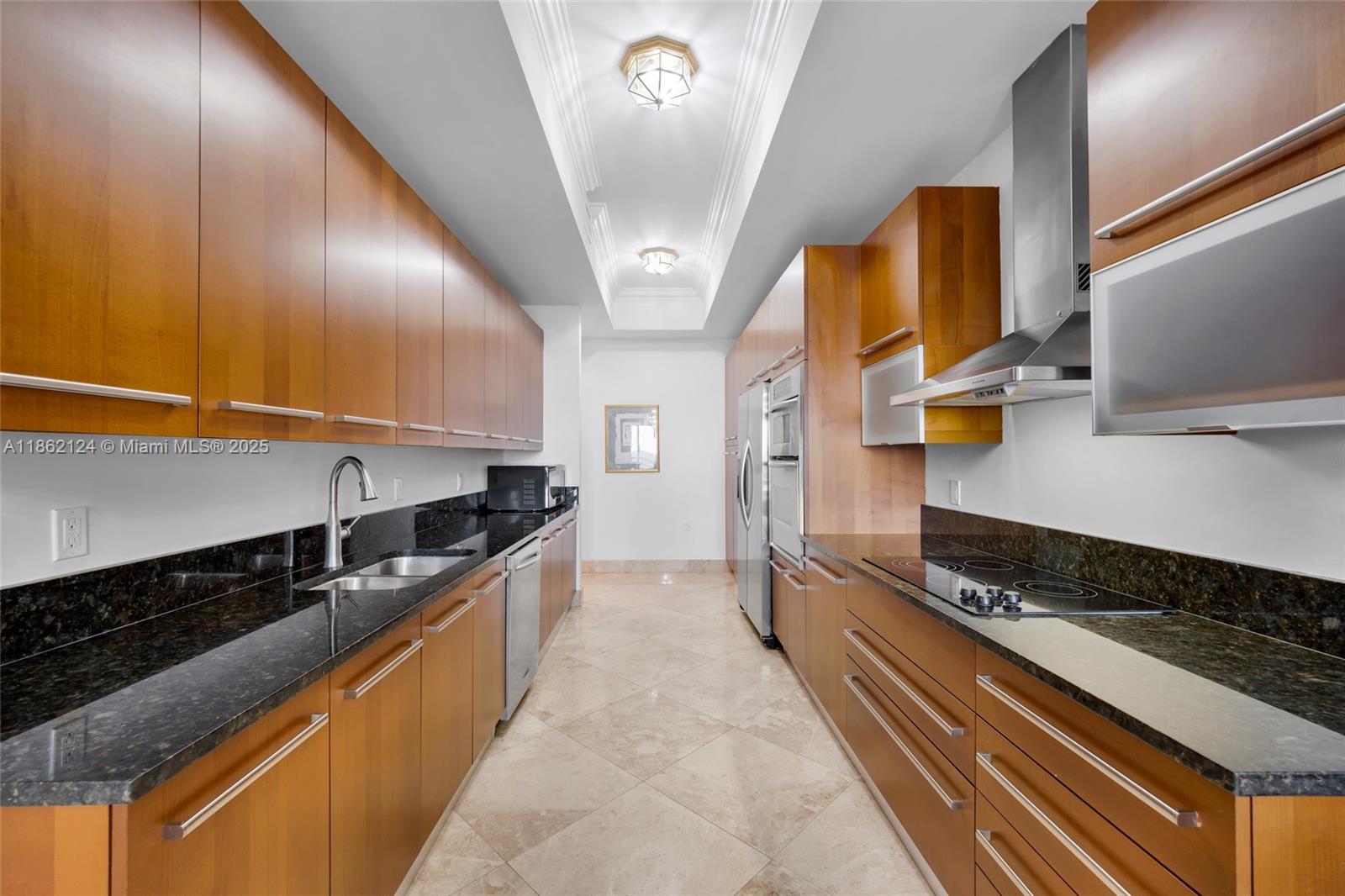 LUNA OCEAN RESIDENCES CON - Residential Lease