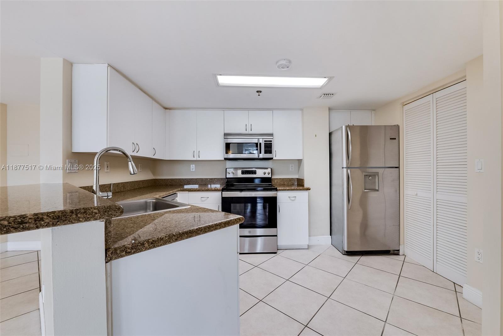 2351 Douglas Rd 612