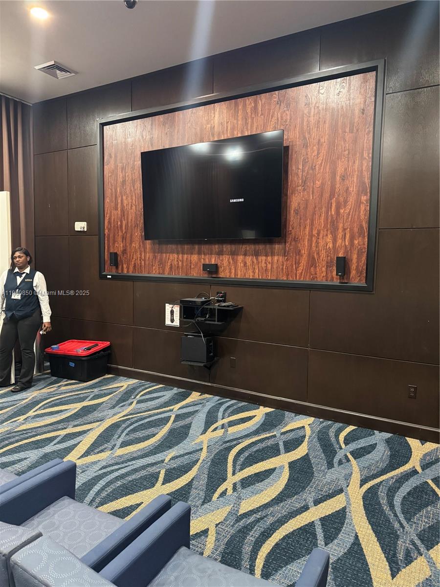 VENTURE AT AVENTURA EAST - Residential Lease