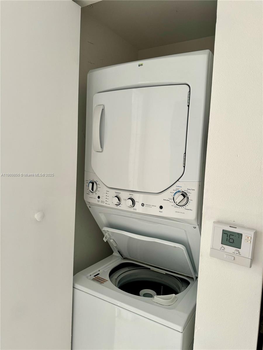 VENTURE AT AVENTURA EAST - Residential Lease