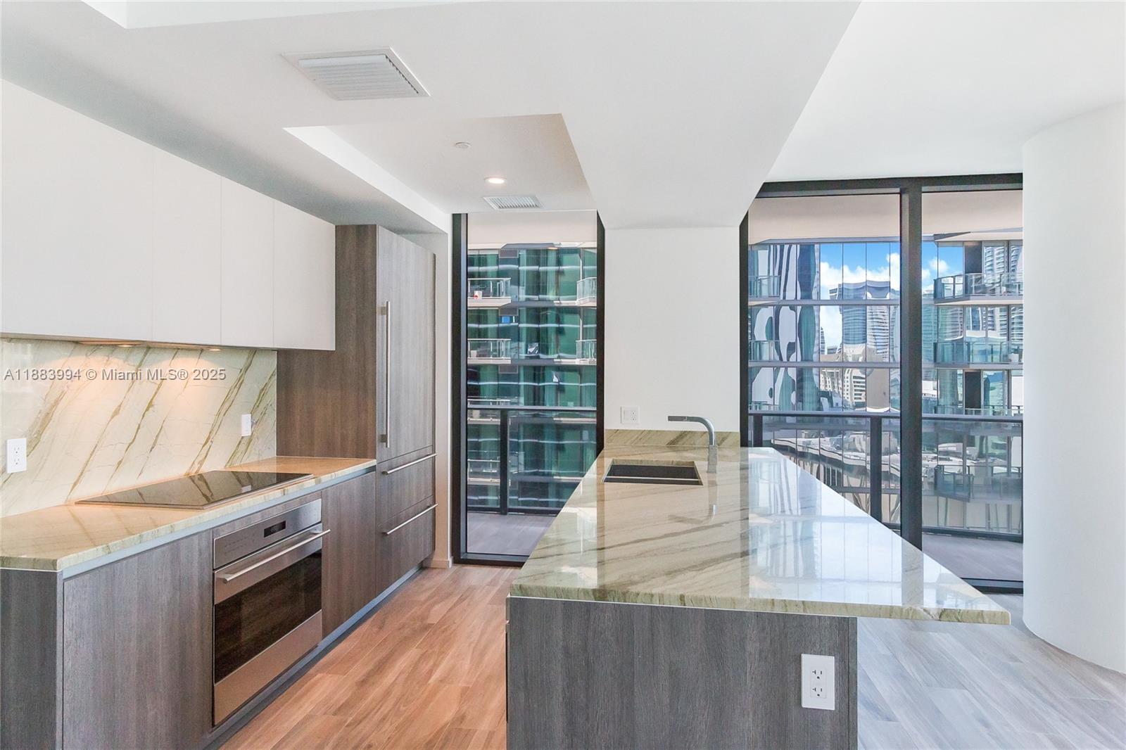 SLS LUX - Residential Lease
