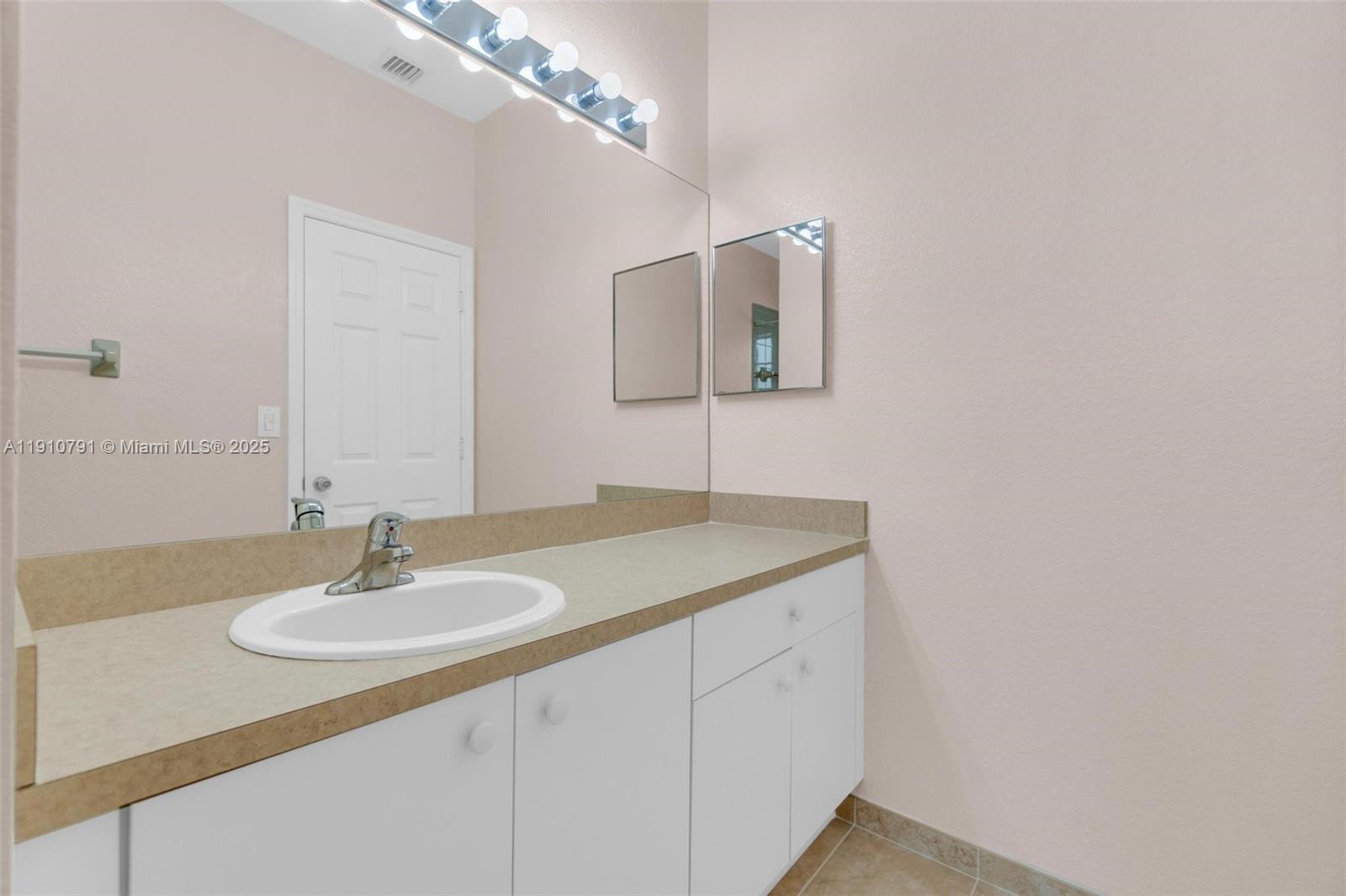 SANTA MONICA - Residential