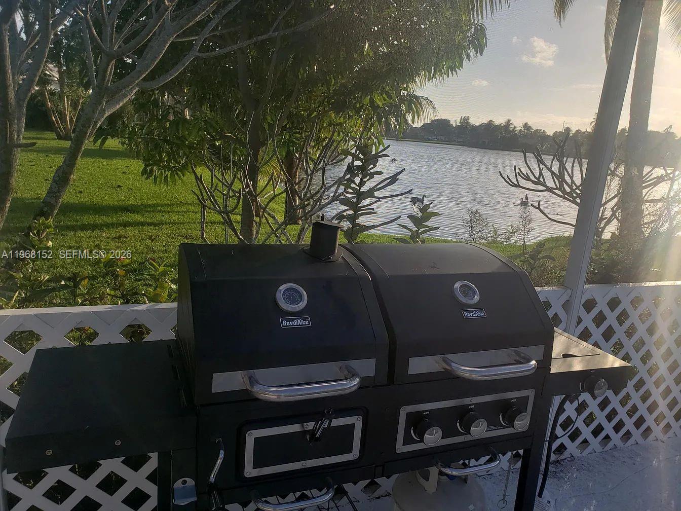 HIDDEN LAKE - Residential