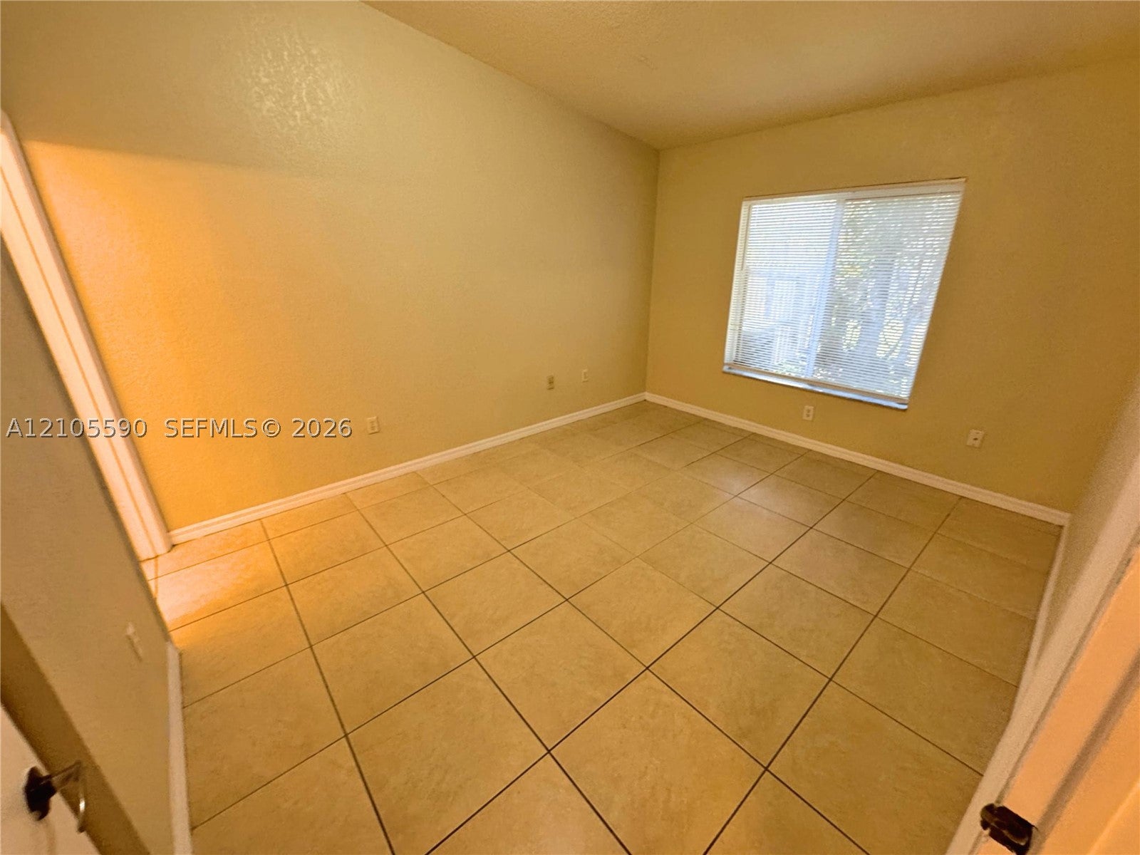 3942 SW 48th Ave