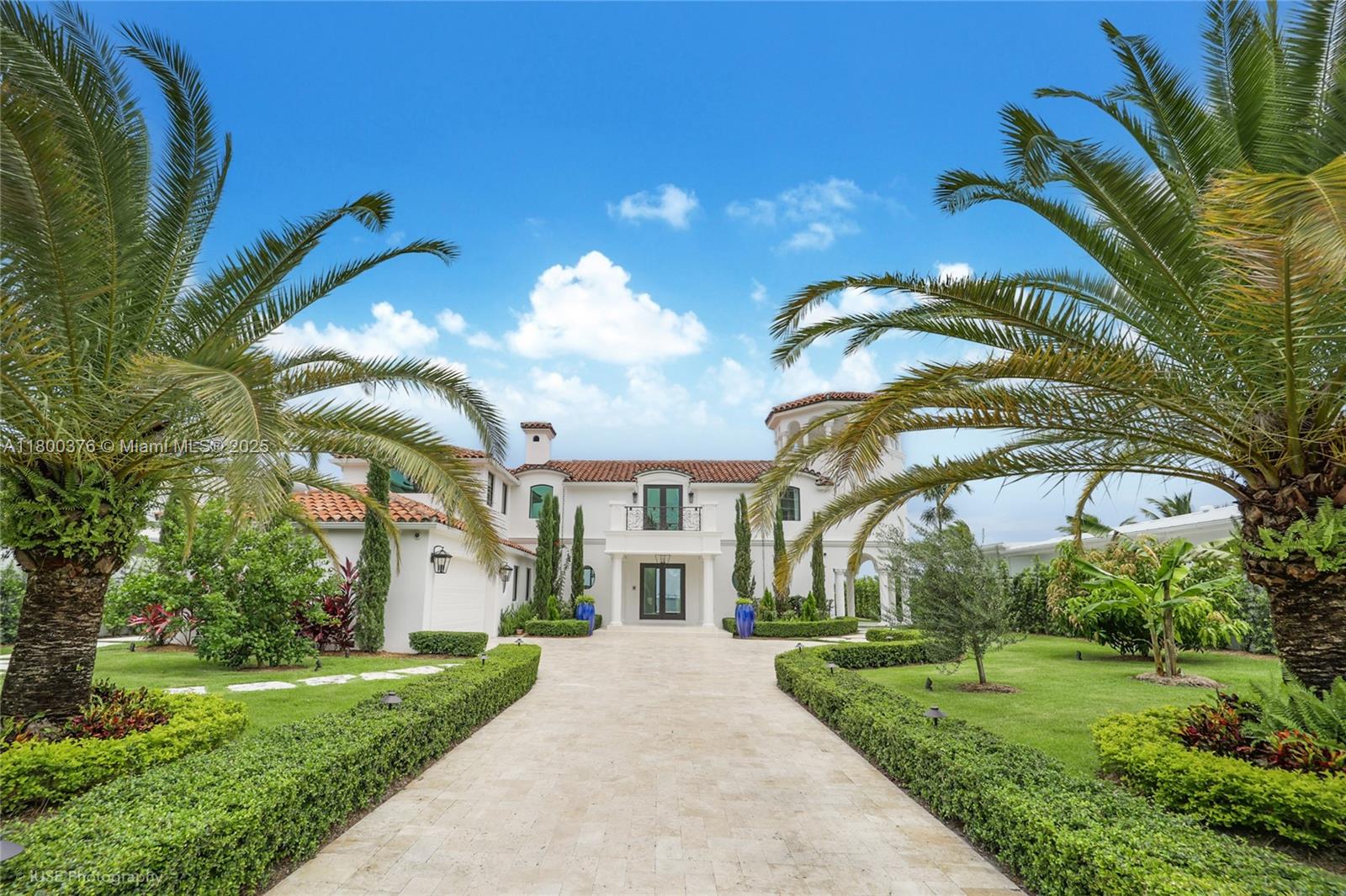 1001 N Venetian Dr
