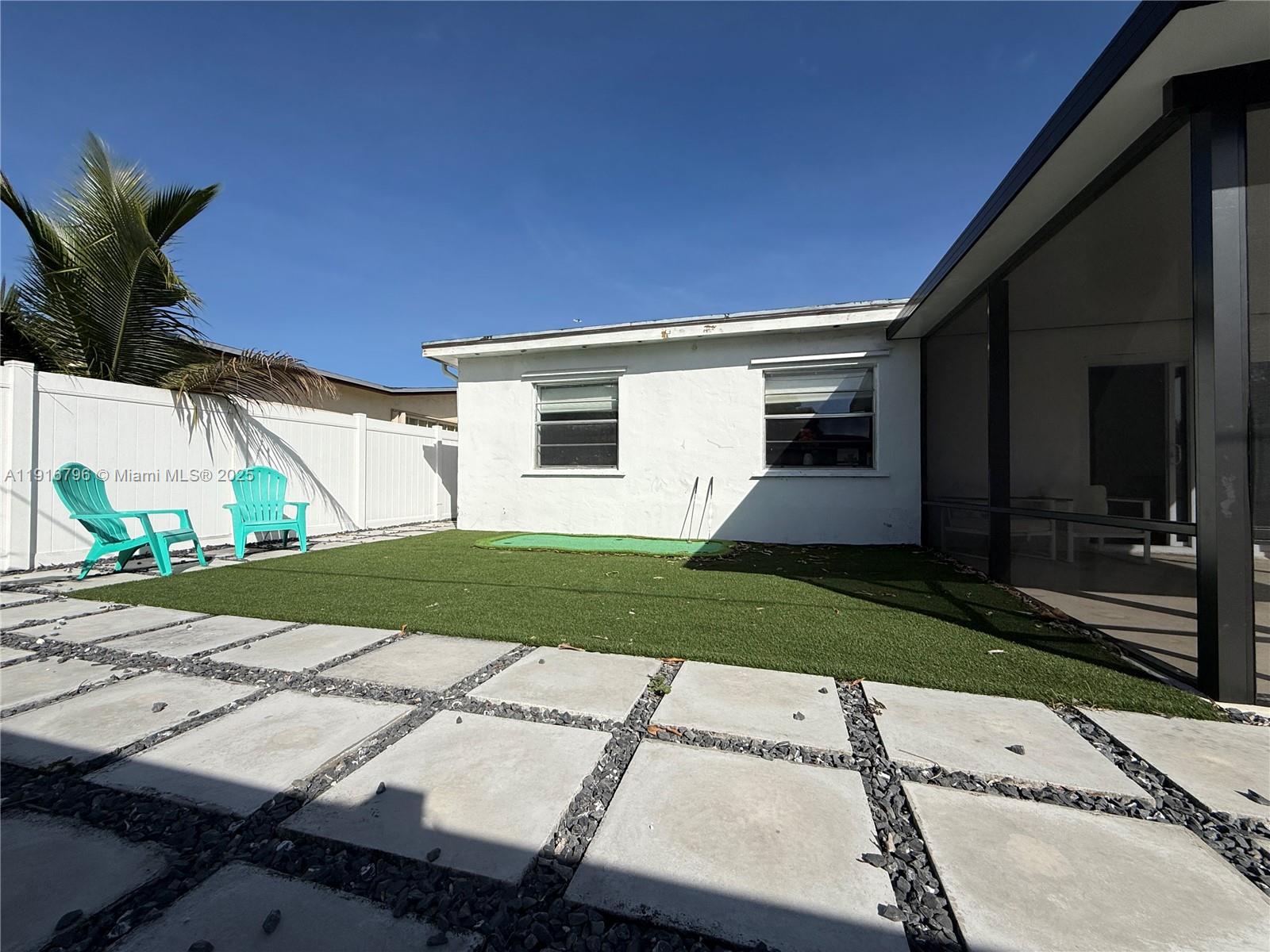 KNOLLS 2 SEC - Residential Lease