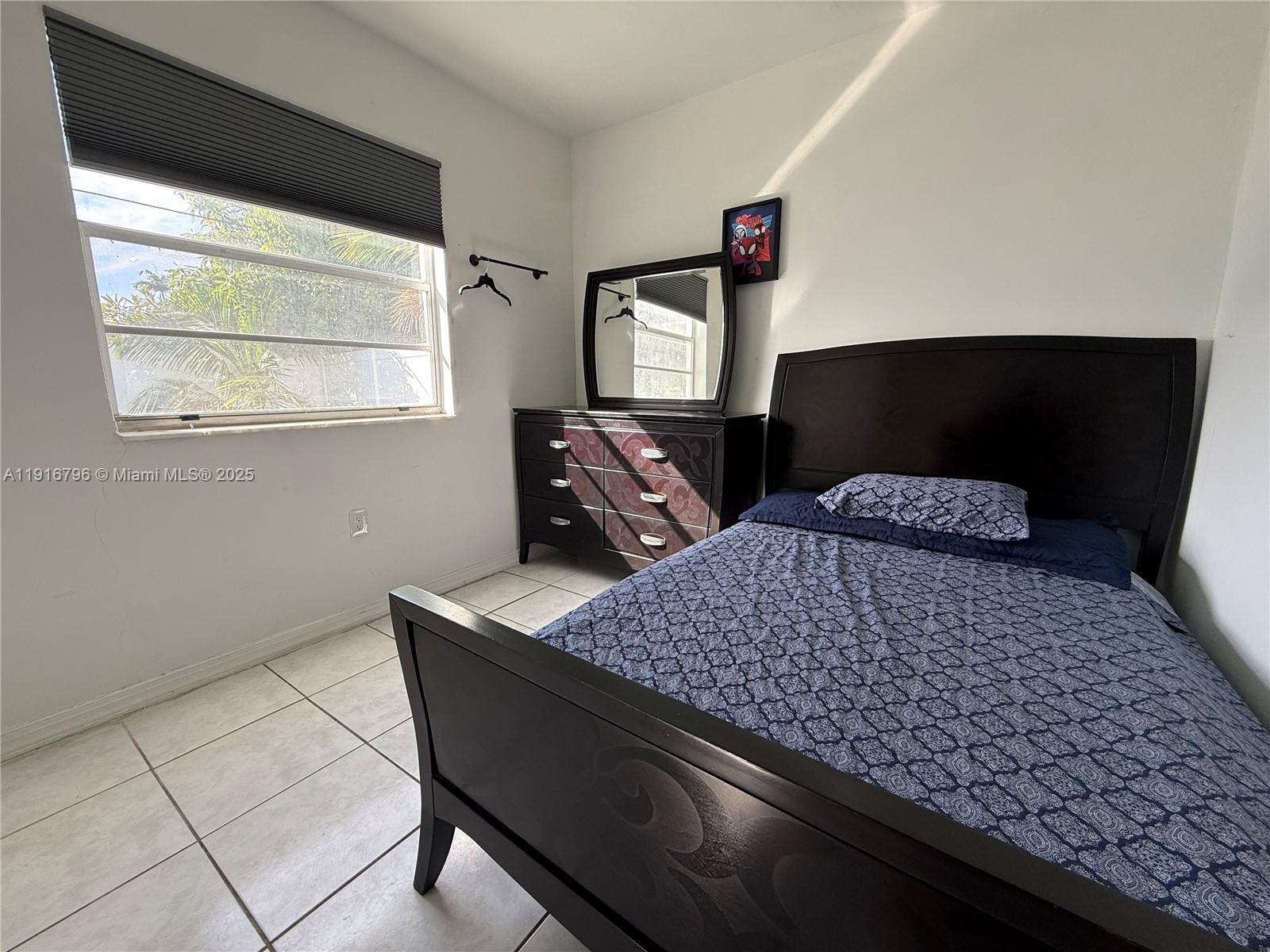 KNOLLS 2 SEC - Residential Lease