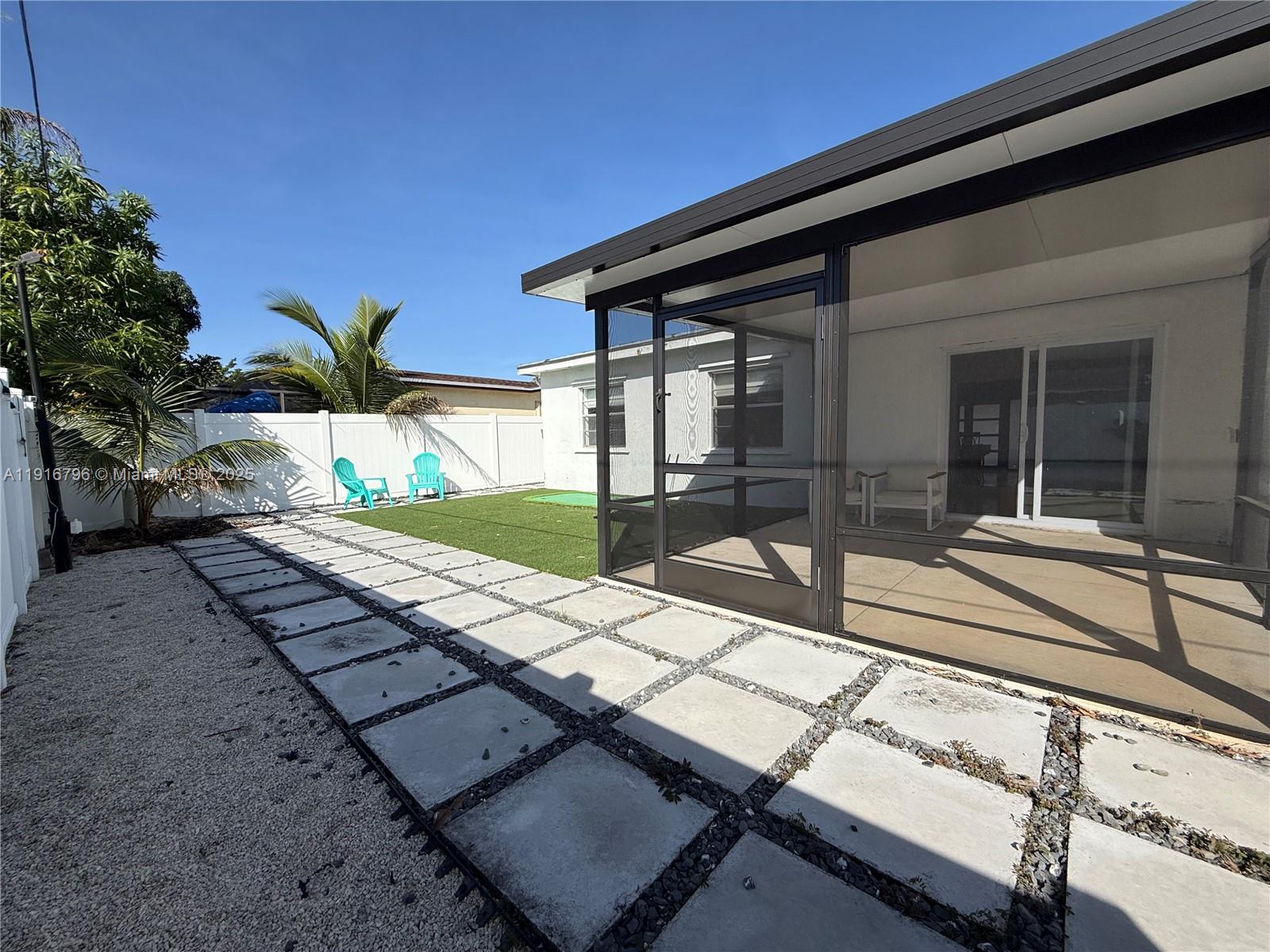 KNOLLS 2 SEC - Residential Lease