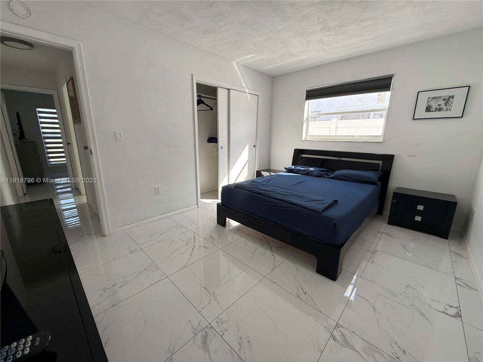 KNOLLS 2 SEC - Residential Lease