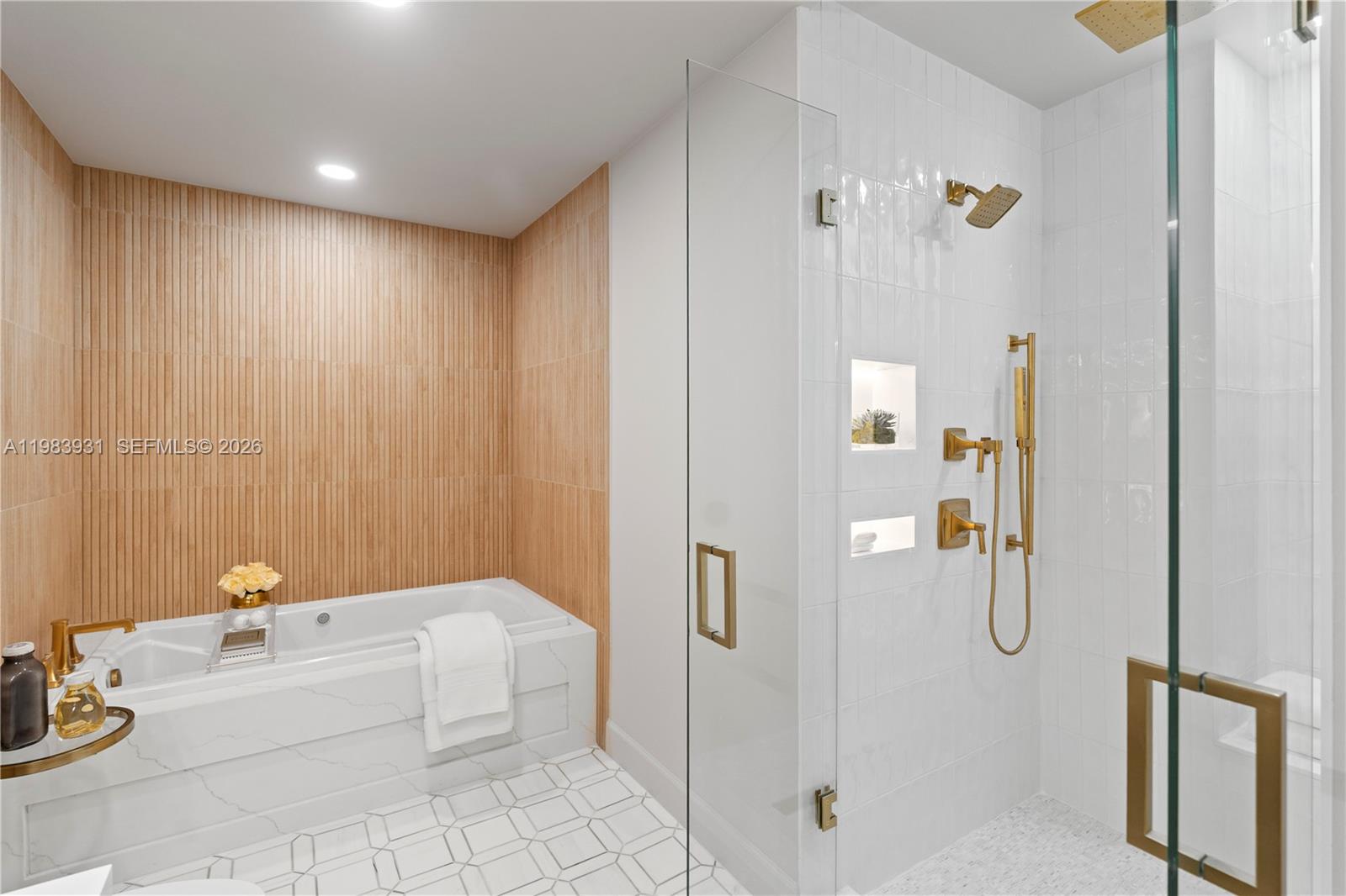 GABLES ON THE GREEN CONDO - Residential