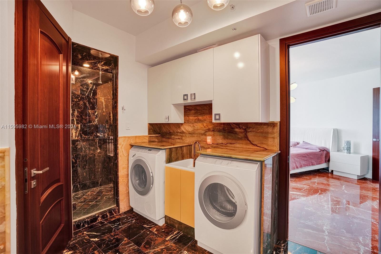 TRUMP ROYALE CONDO - Residential