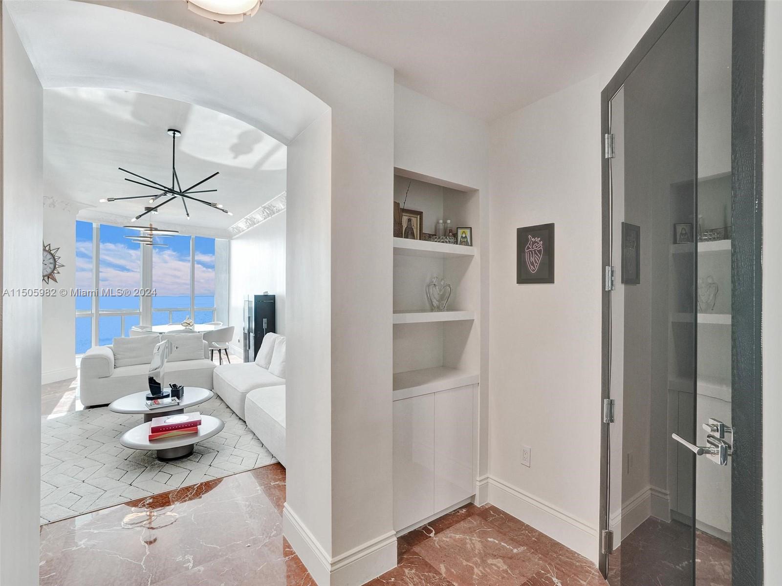 TRUMP ROYALE CONDO - Residential