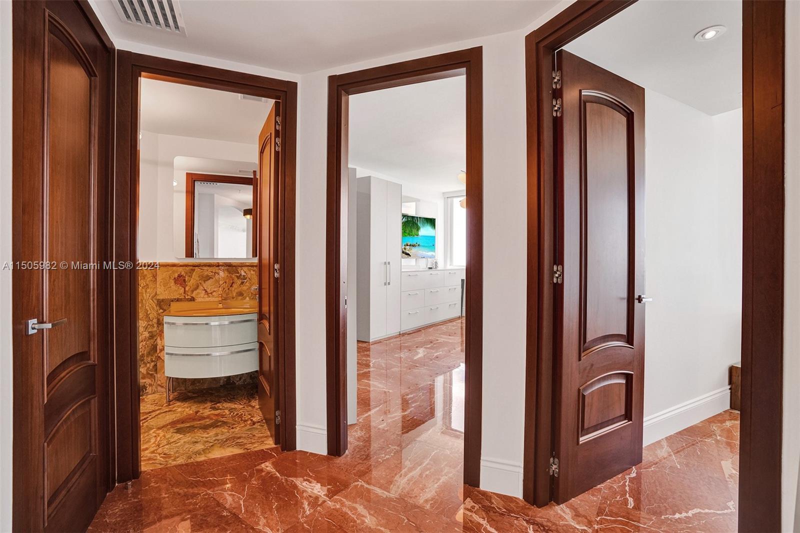 TRUMP ROYALE CONDO - Residential