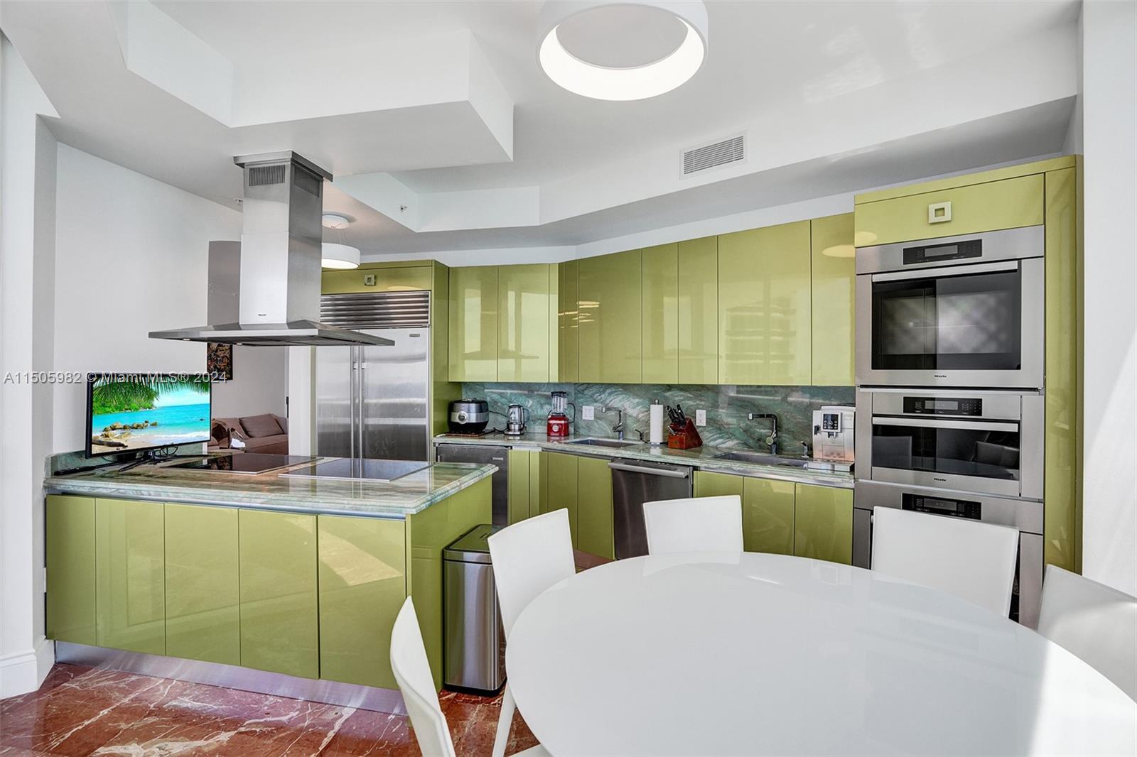 TRUMP ROYALE CONDO - Residential