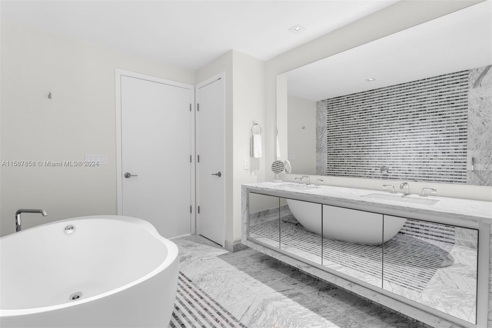 ELYSEE CONDOMINIUM - Residential