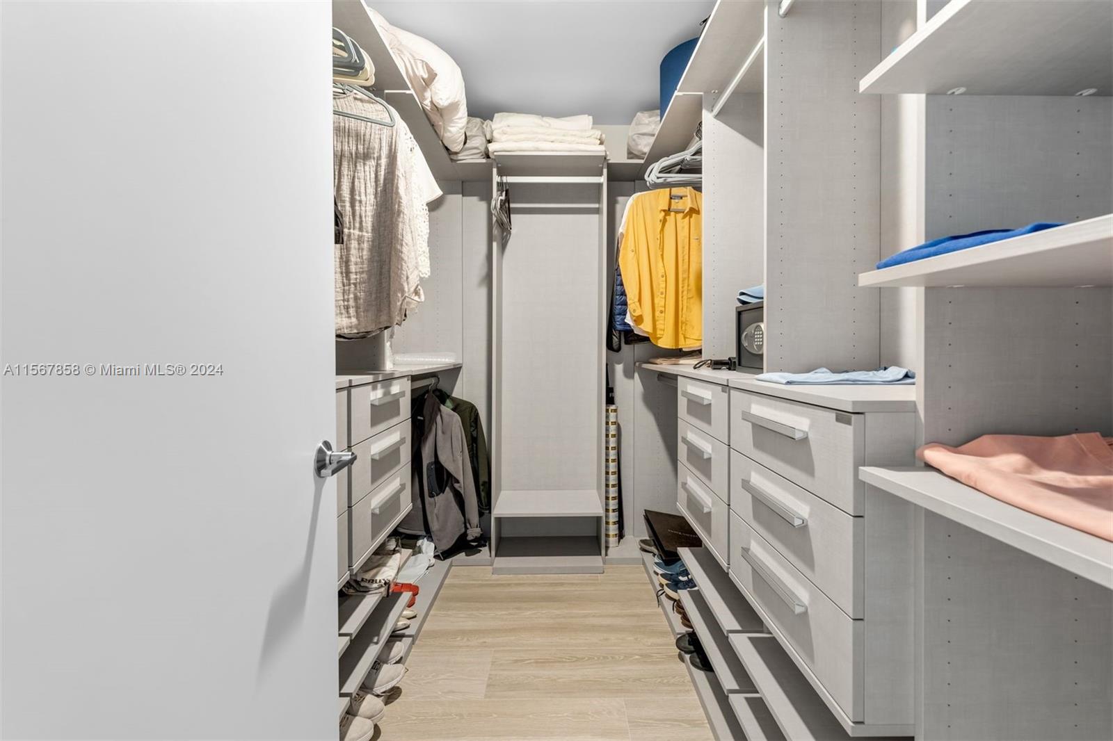 ELYSEE CONDOMINIUM - Residential