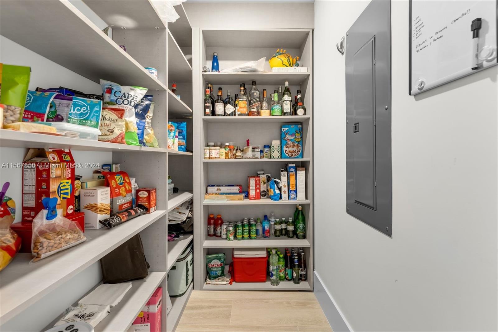 ELYSEE CONDOMINIUM - Residential