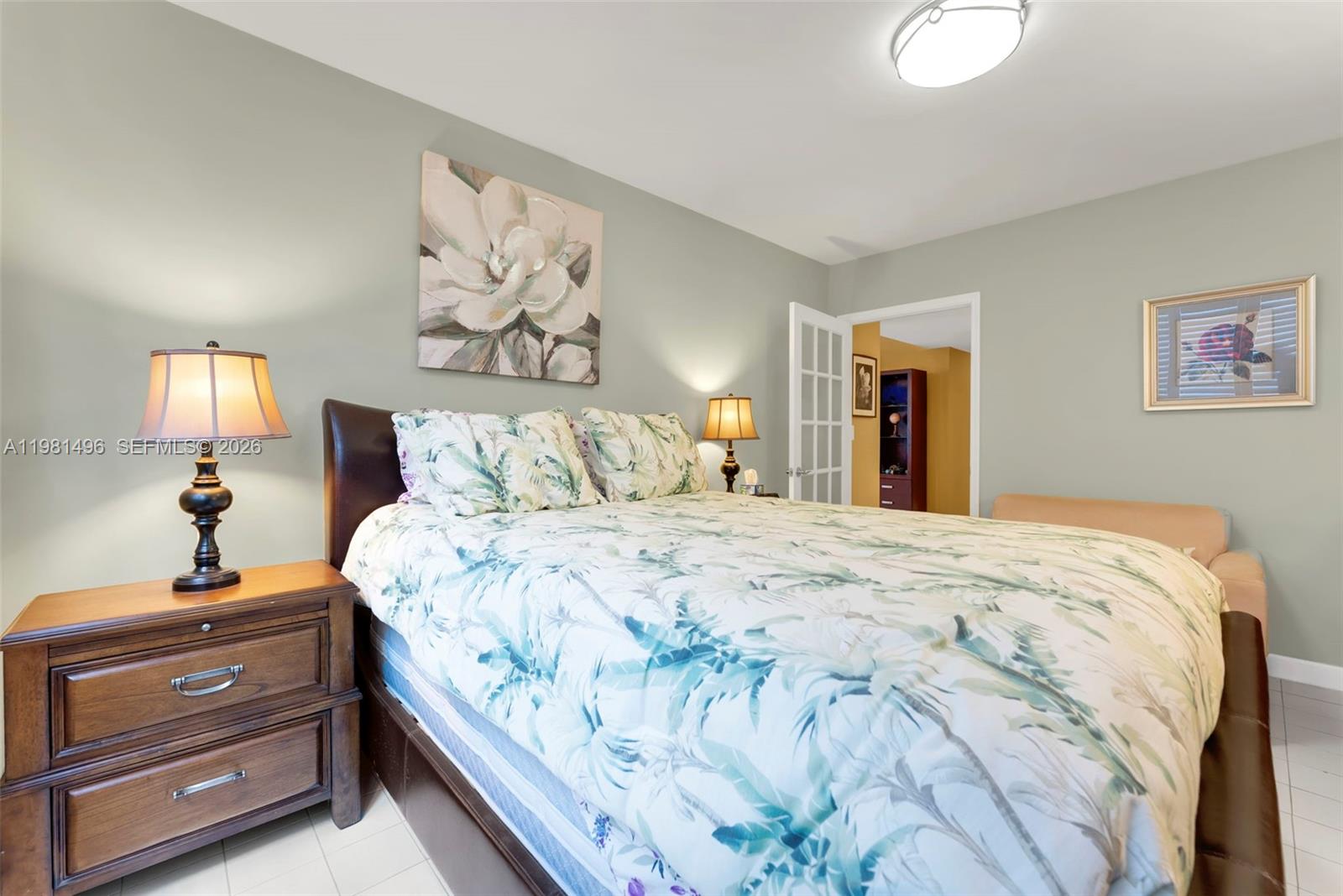 HILLCREST EAST NO 25 COND - Residential