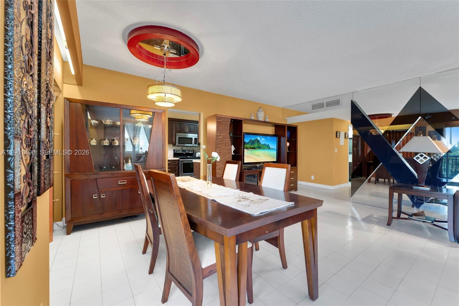 HILLCREST EAST NO 25 COND - Residential