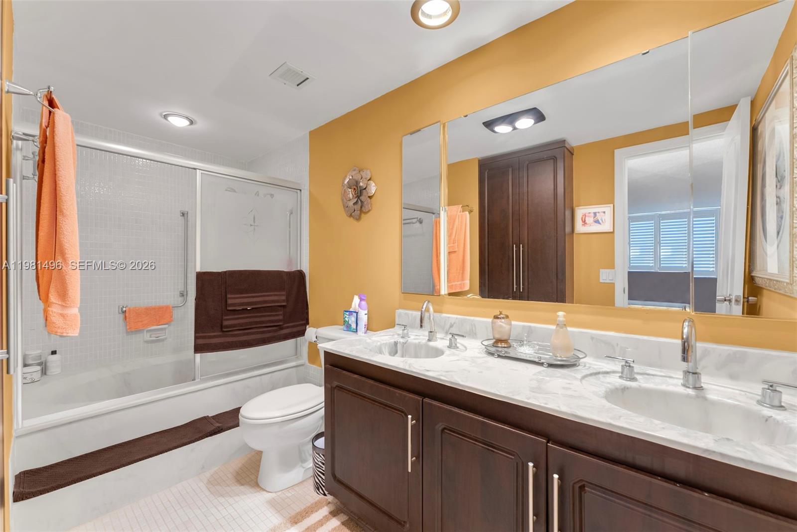 HILLCREST EAST NO 25 COND - Residential