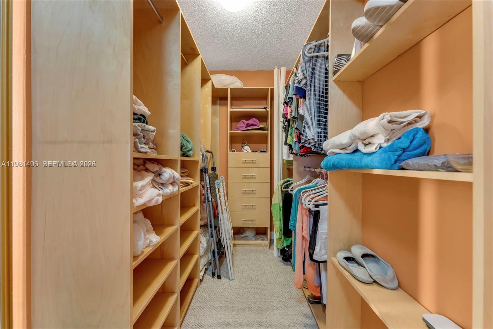 HILLCREST EAST NO 25 COND - Residential