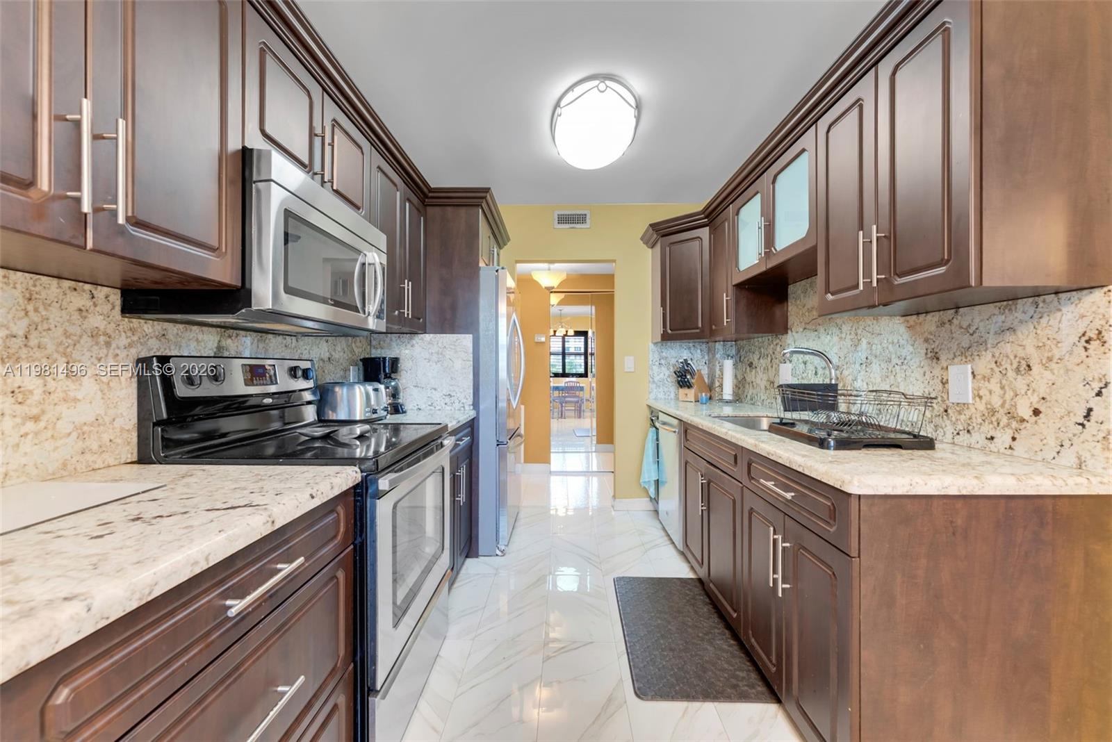 HILLCREST EAST NO 25 COND - Residential