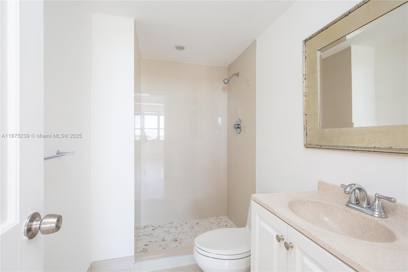 PARKVIEW POINT CONDO - Residential Lease