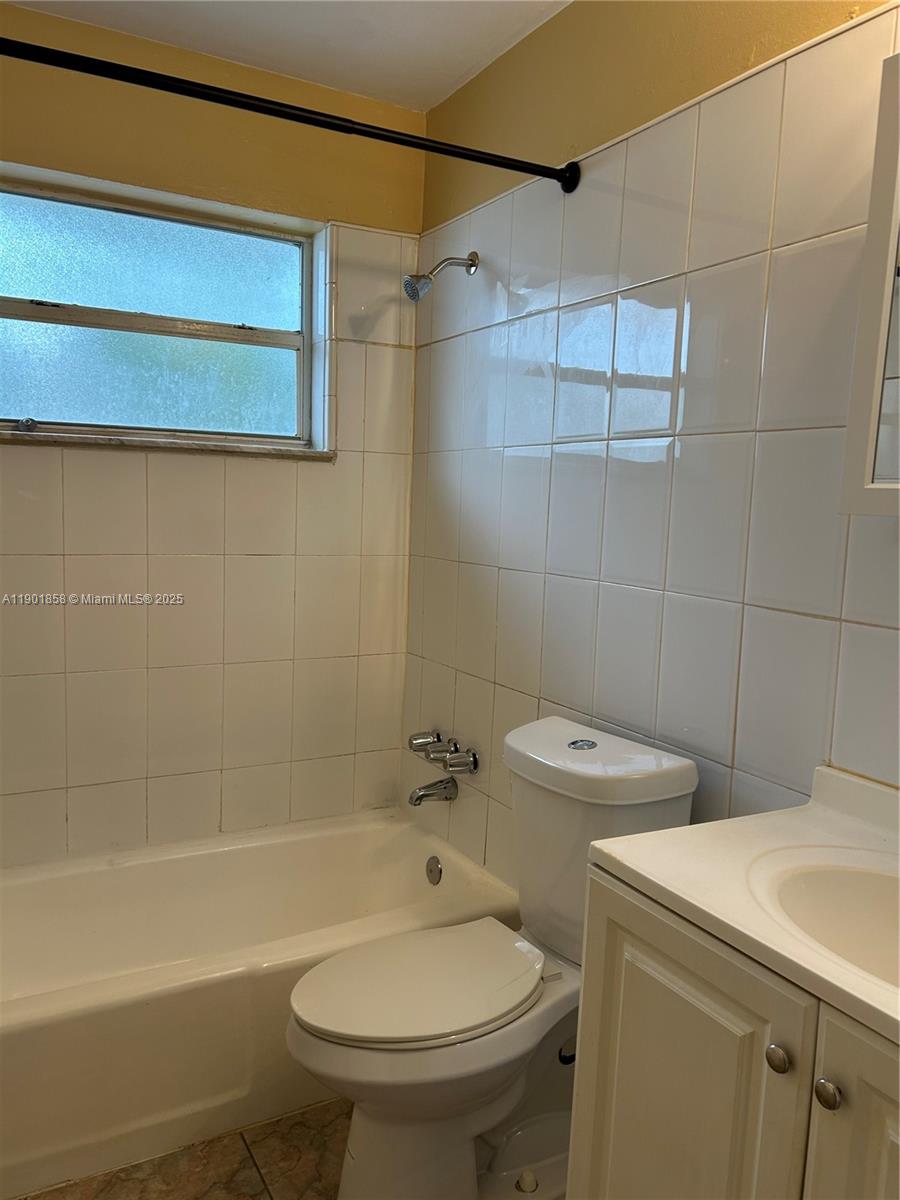 SUNSHINE VILLAS - Residential Lease