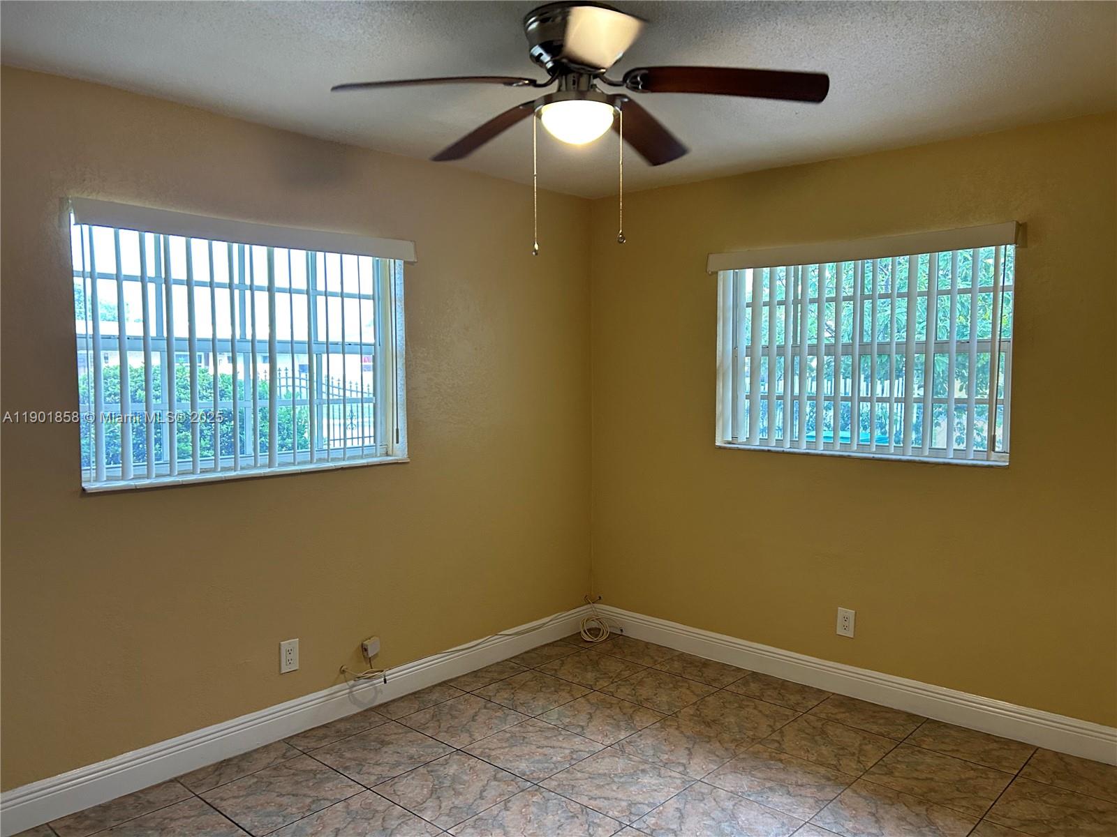 SUNSHINE VILLAS - Residential Lease