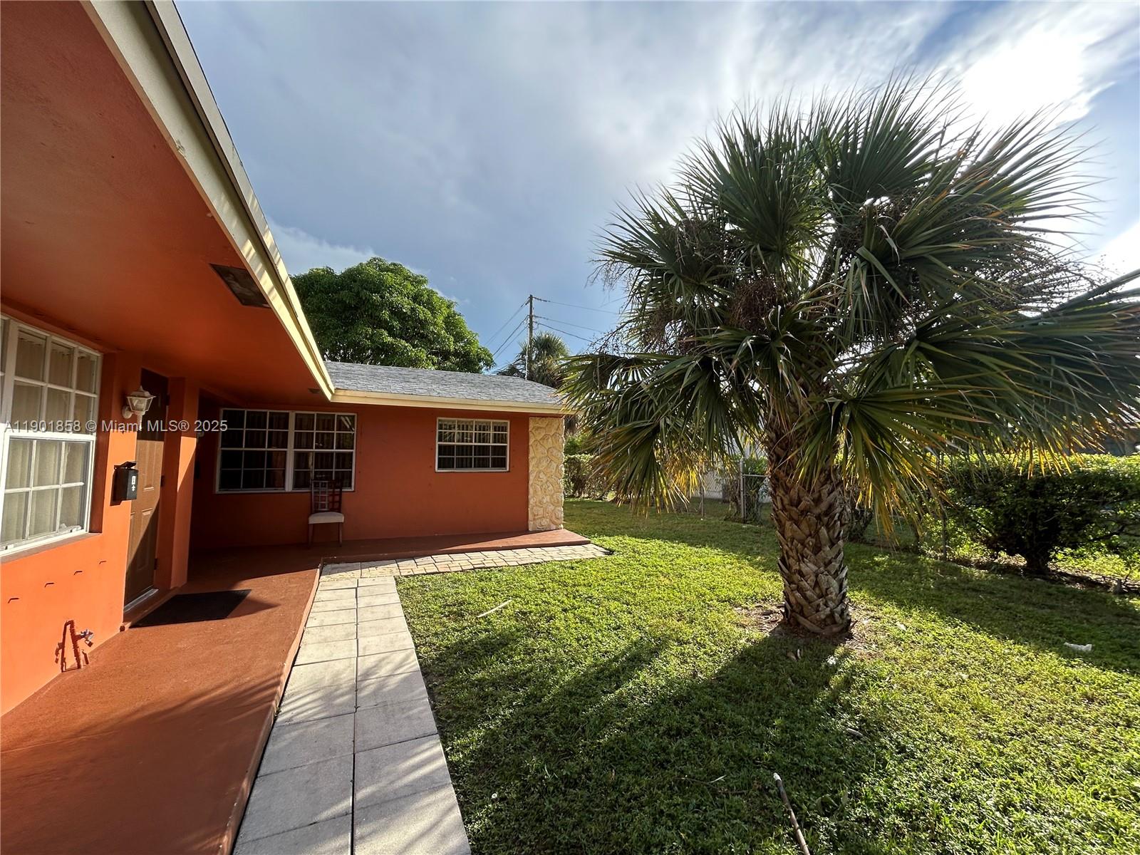 SUNSHINE VILLAS - Residential Lease