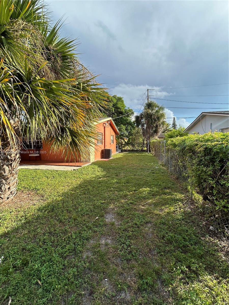 SUNSHINE VILLAS - Residential Lease