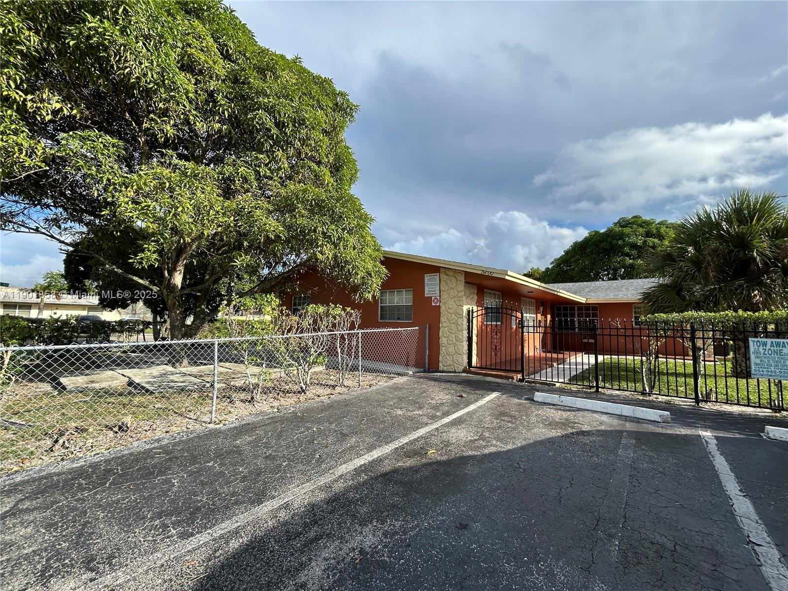 SUNSHINE VILLAS - Residential Lease