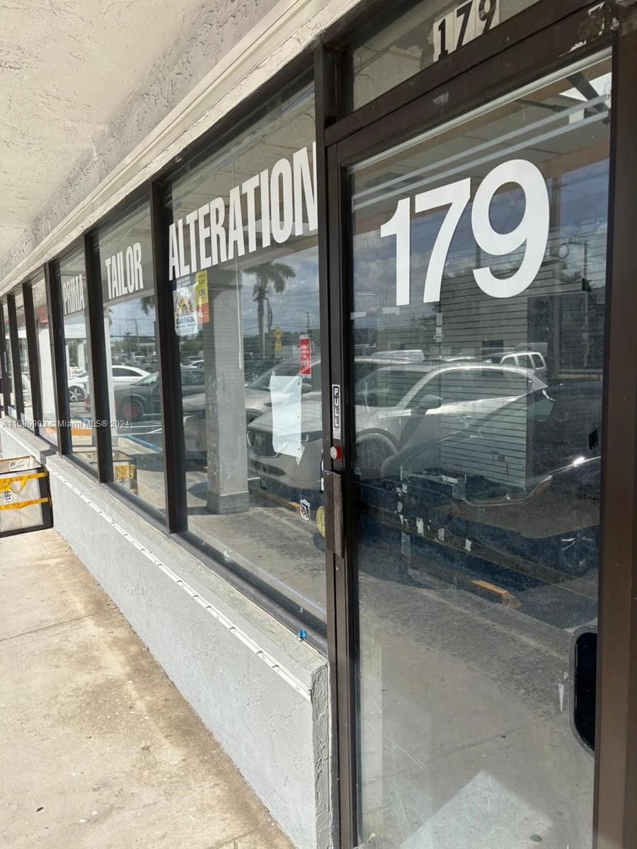 Prime retail space available on Oakland Park Boulevard in a bustling retail plaza, conveniently located near the highway! This offering includes two contiguous spaces that can be leased separately or together, depending on your needs.
Unit #179: 650 square feet, equipped with a bathroom, ideal for a range of retail uses.
Unit #189: 350 square feet, conveniently positioned as an expansion option to Unit #179.
With flexible configurations, these units provide an excellent opportunity for businesses seeking visibility and accessibility in a high-traffic area. Minimum lease term of three years. Contact the listing agent for showings and further details.