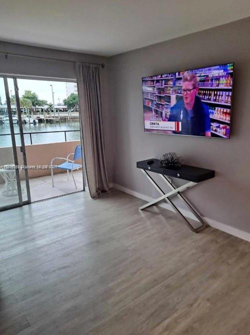 KINGS POINT IMPERIAL COND - Residential